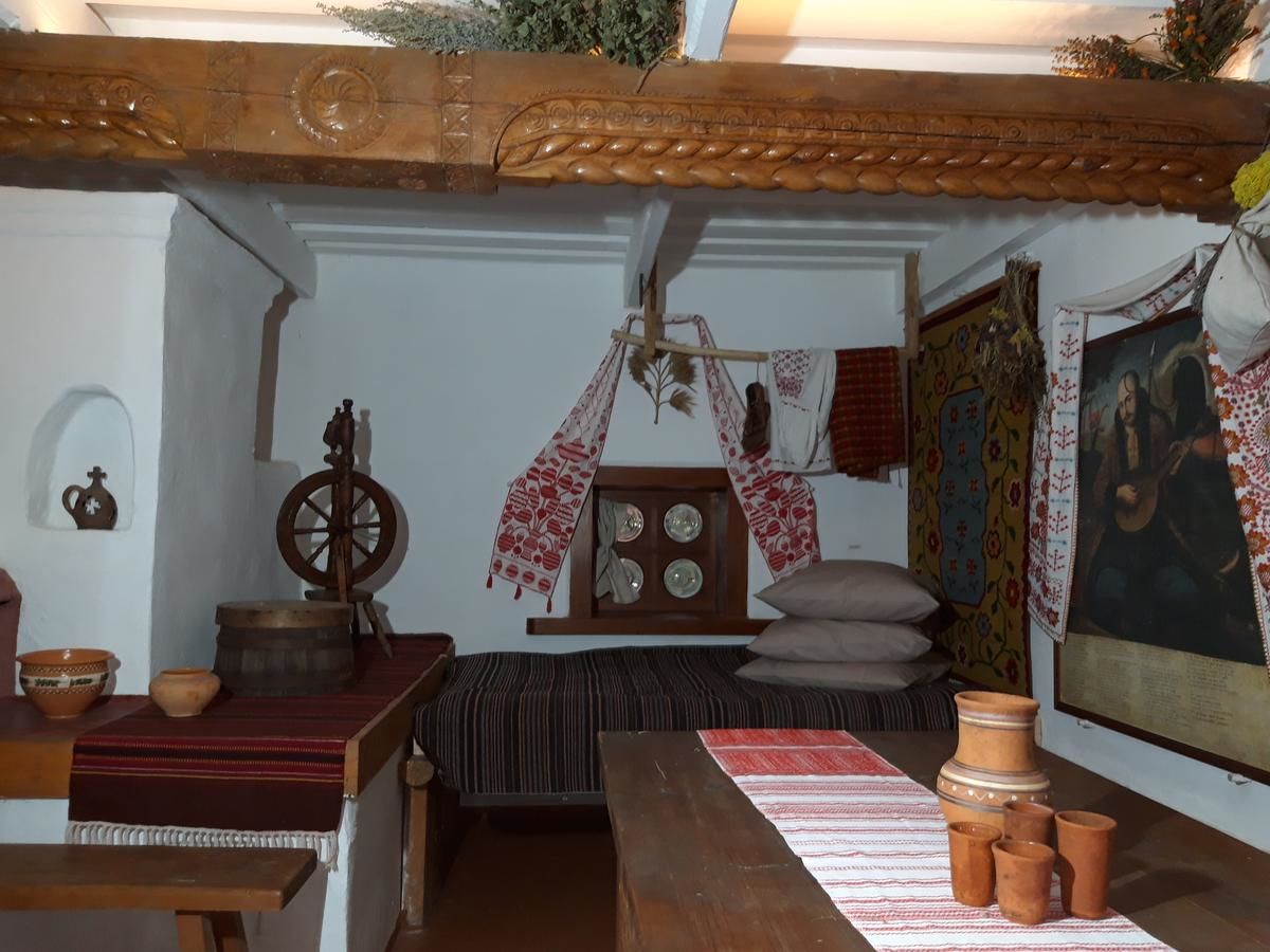 Отель Мамаєва Слобода Киев-17