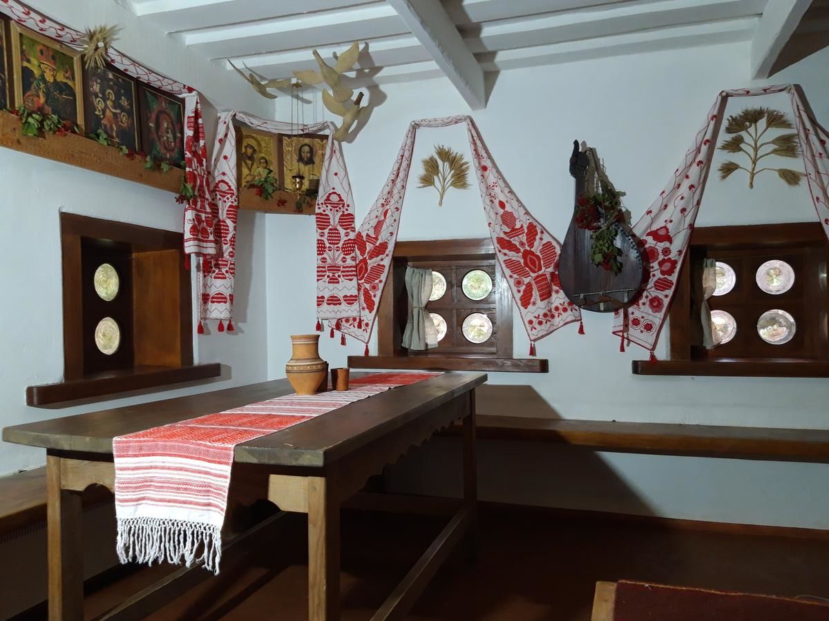 Отель Мамаєва Слобода Киев-34